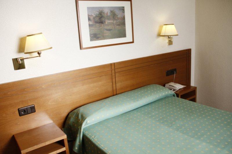 Hotel Yit Conquista De Toledo Esterno foto